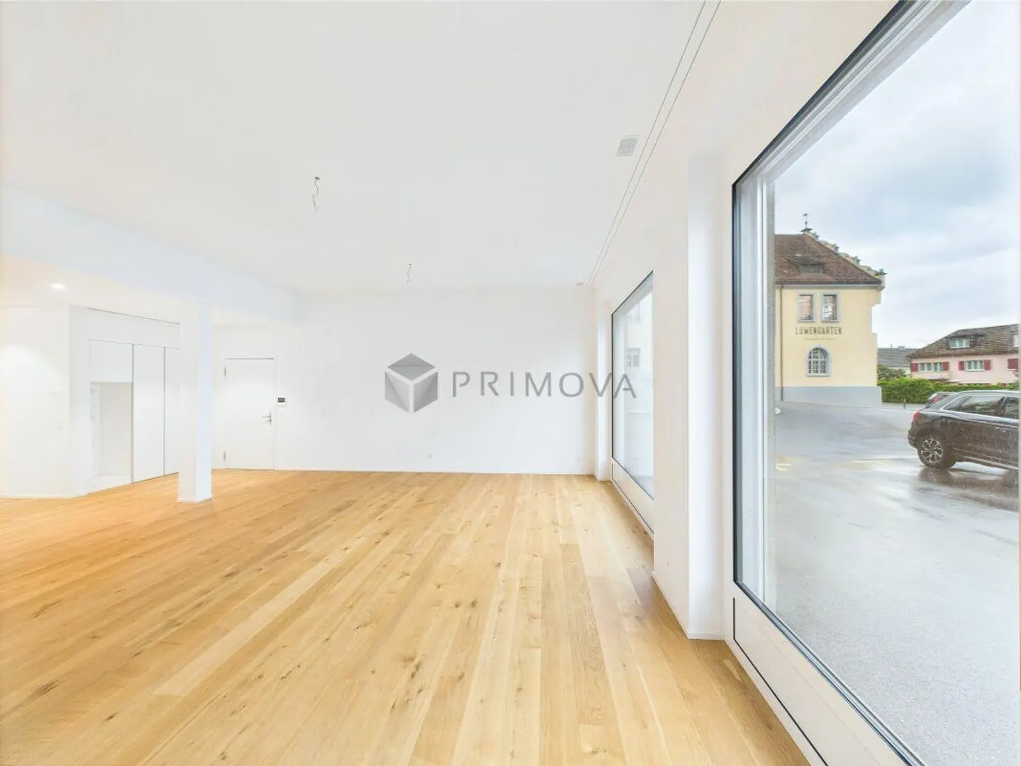 Representative Loft Studio with Large Shop Window & Parking Spaces - Photo 7 of 12
