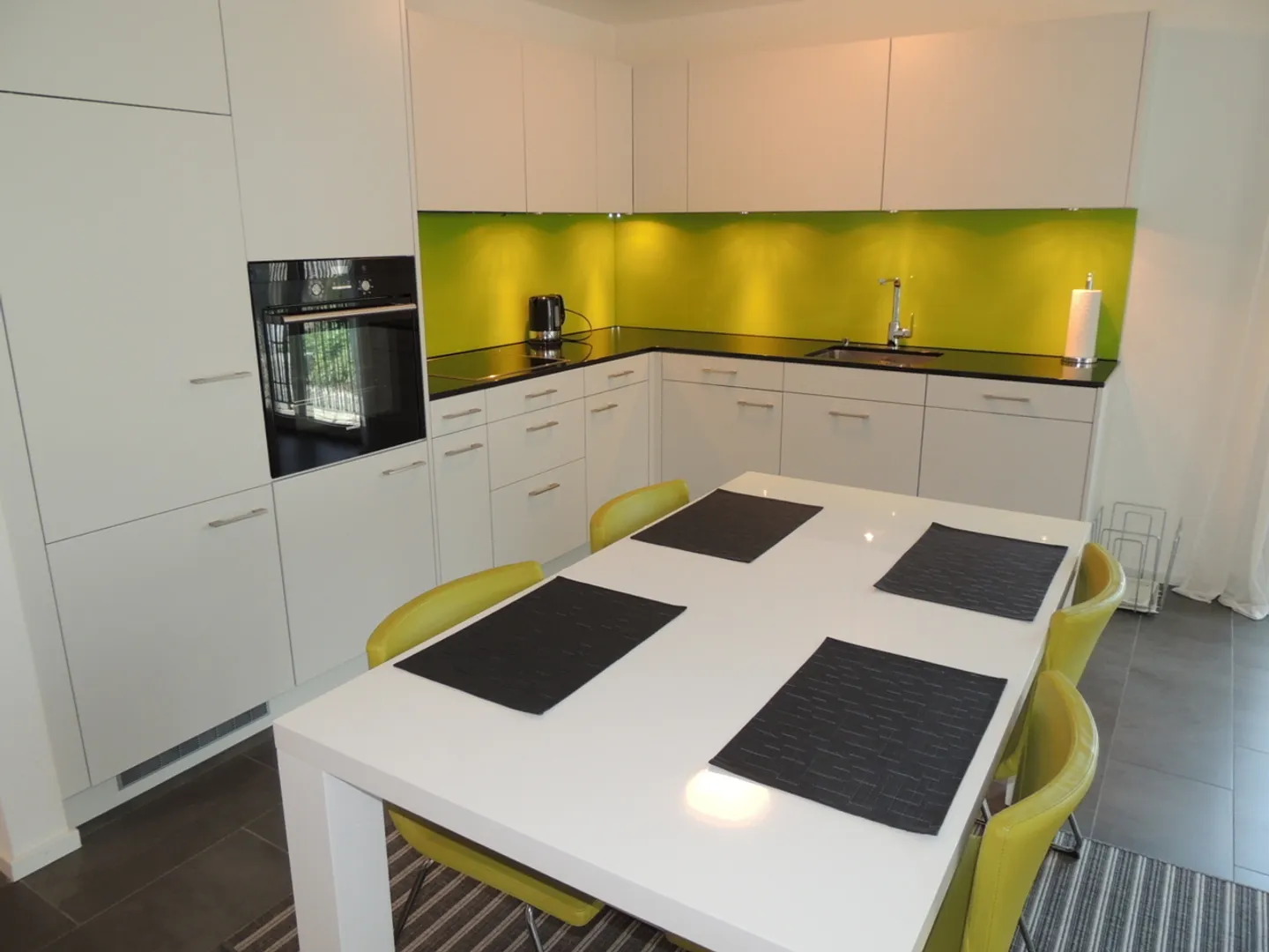 Modernes 4.5-Zimmer-Apartment in Lufingen - Foto 2 von 12