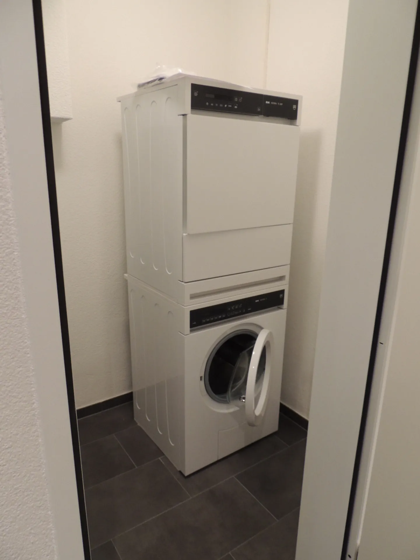 Modernes 4.5-Zimmer-Apartment in Lufingen - Foto 11 von 12