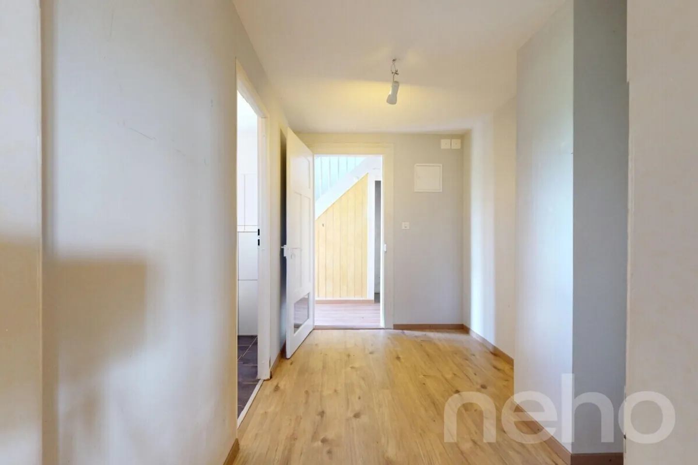 Two-family house in the countryside with 400 m² commercially usable shed - Photo 8 of 13
