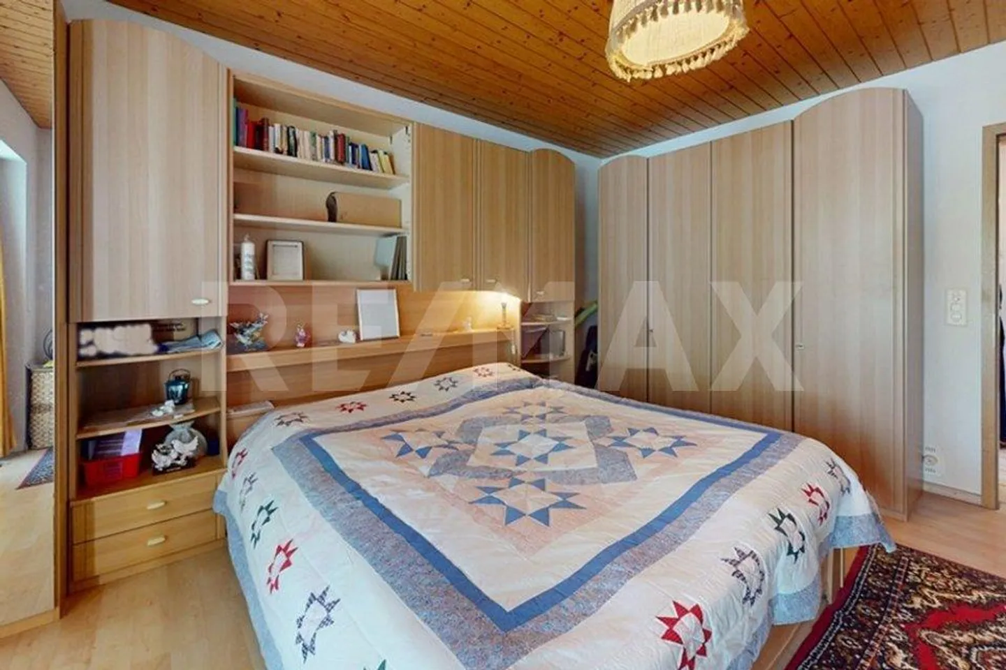 Freistehendes Haus mit Zwei Wohneinheiten - Foto 9 von 13