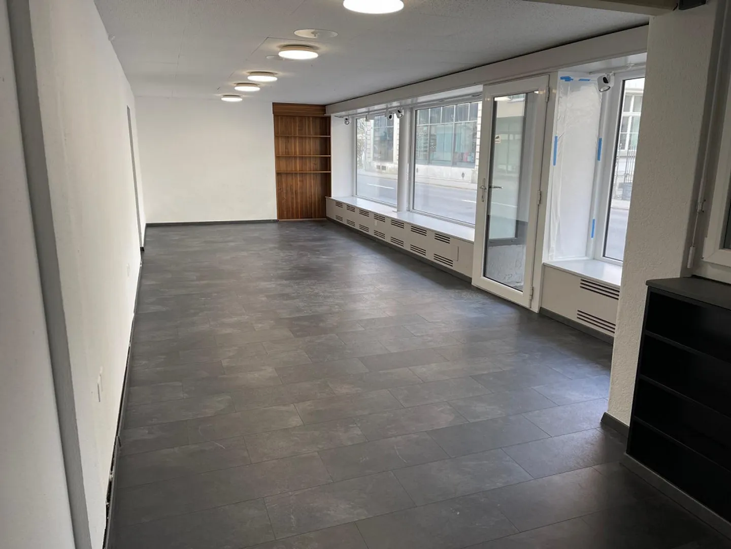 Retail Space - Photo 3 of 8