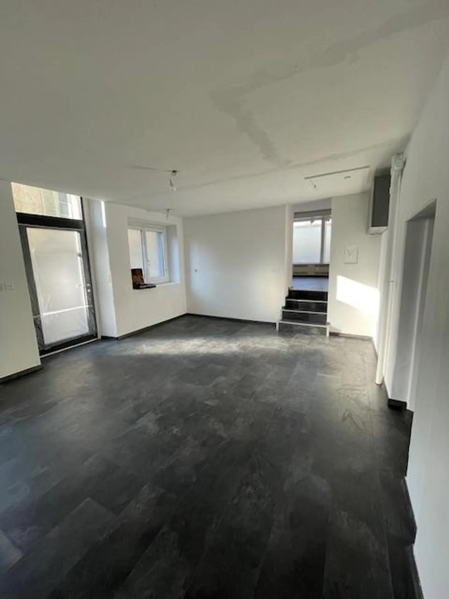 Retail Space - Photo 4 of 8