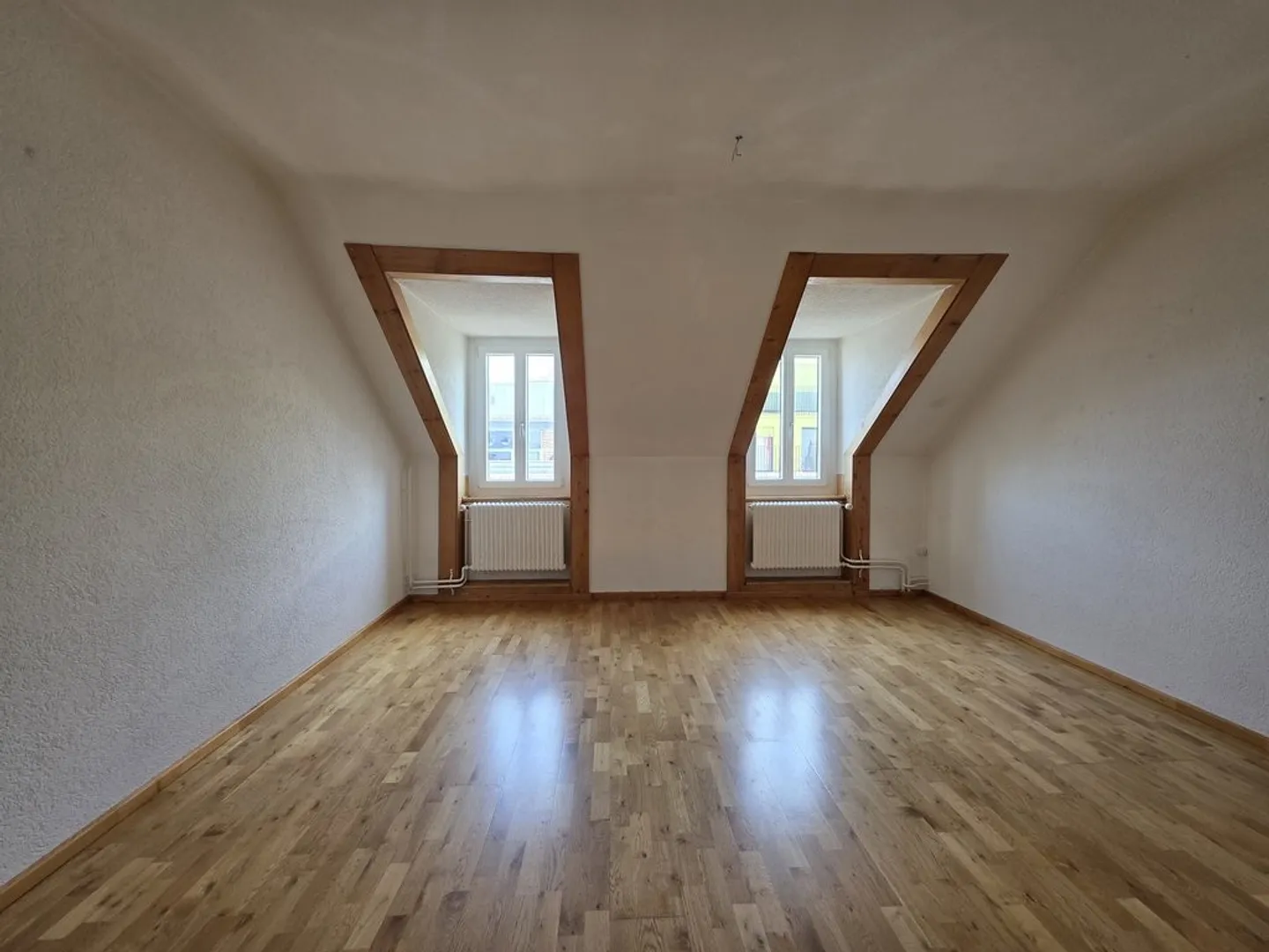 BEL APPARTAMENTO SOTTOTETTO VICINO A TUTTI I SERVIZI - Foto 1 di 7