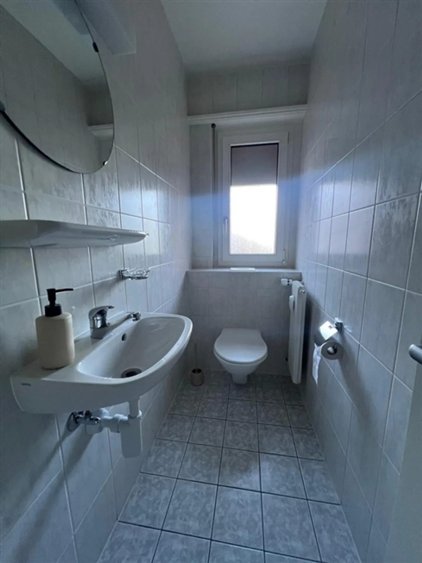 For rent 4.5 rooms on the 2nd floor - available immediately. - Photo 9 of 9