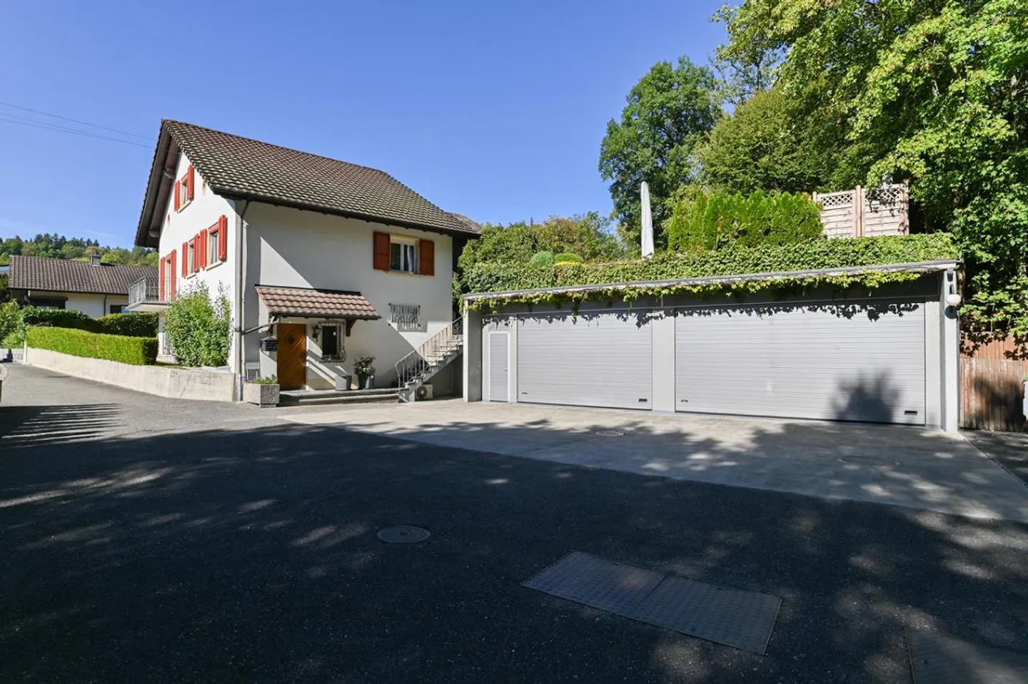 Charmantes Freistehendes Haus mit Garten - Foto 3 von 22