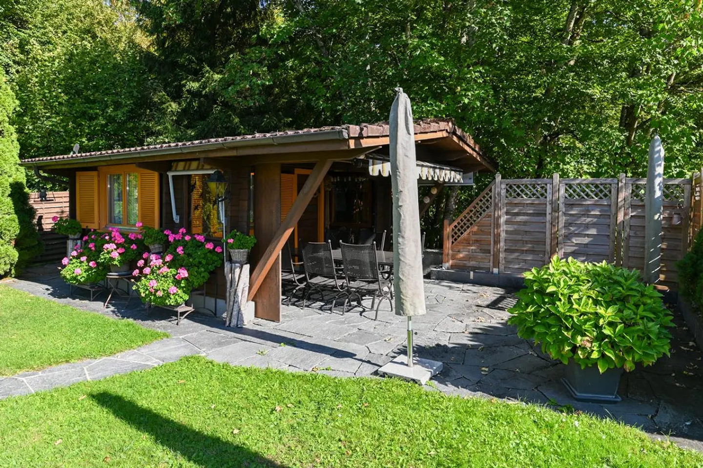 Charmantes Freistehendes Haus mit Garten - Foto 16 von 22