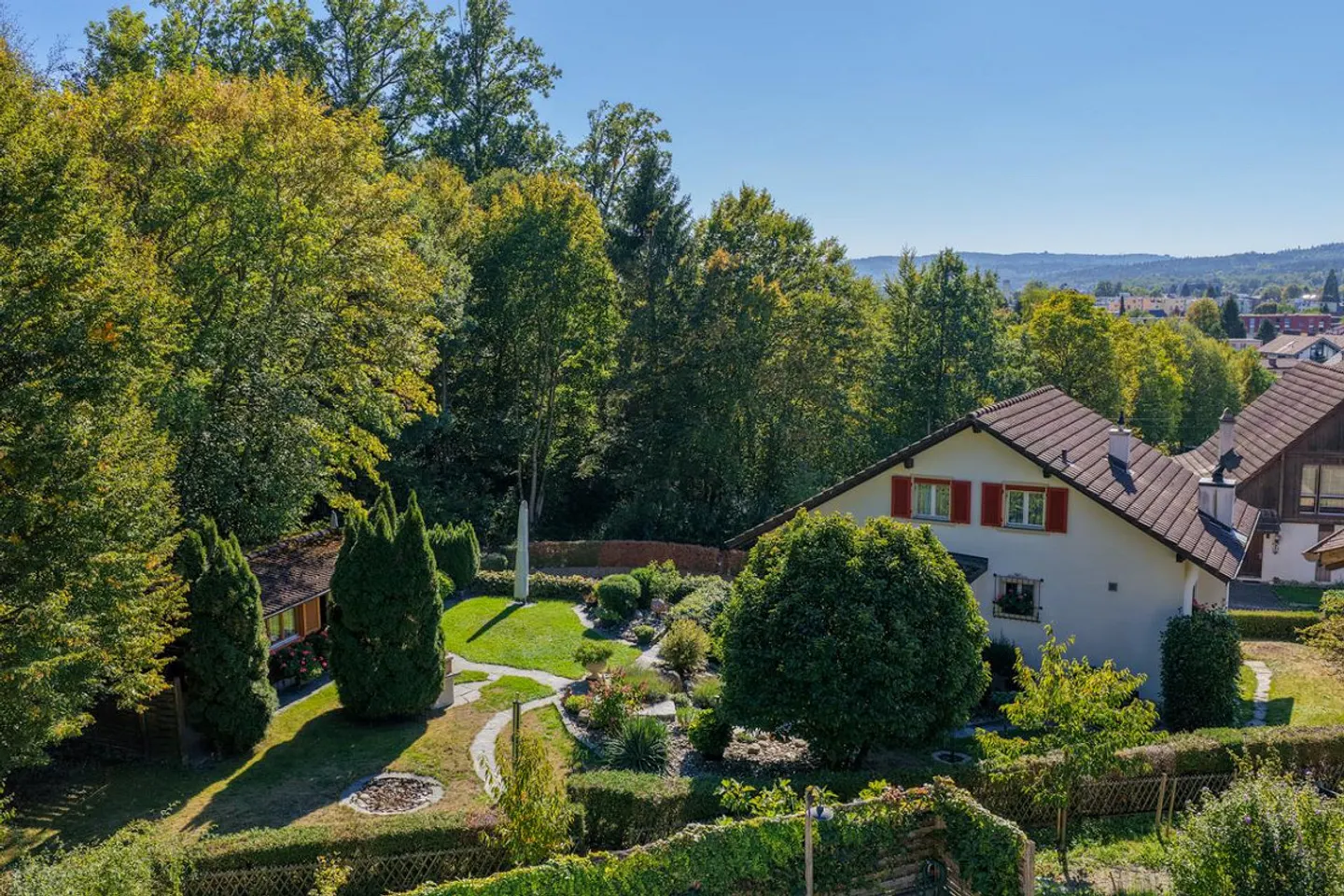 Charmantes Freistehendes Haus mit Garten - Foto 19 von 22