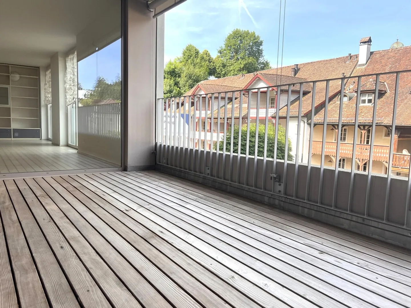 Central & Charming: Spacious 4½-Room Oasis in Willisau - Photo 2 of 14