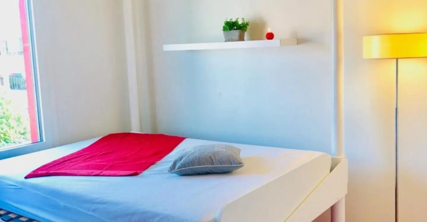 Studio meublé pour étudiant - Bon TL CHF 300.00 offert ! - Photo 1 of 8