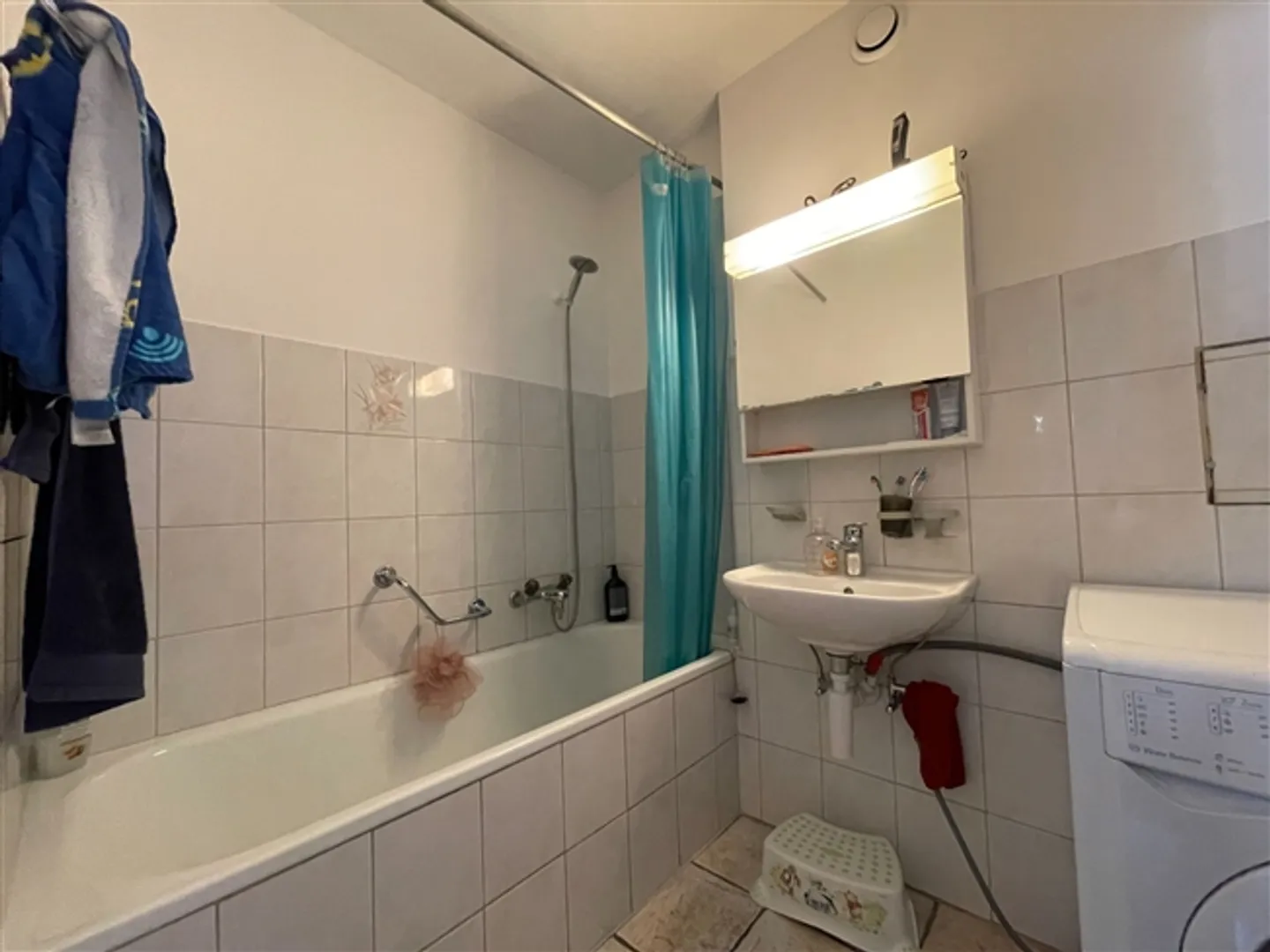 Bellissimo appartamento di 4,5 stanze con reddito da locazione - Foto 9 di 11