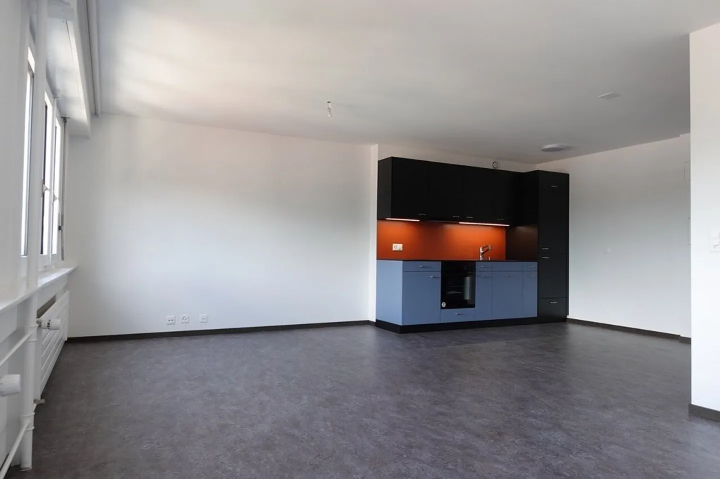 NICE ACCOMMODATION CLOSE TO ALL AMENITIES RENOVATED - Photo 1 of 8