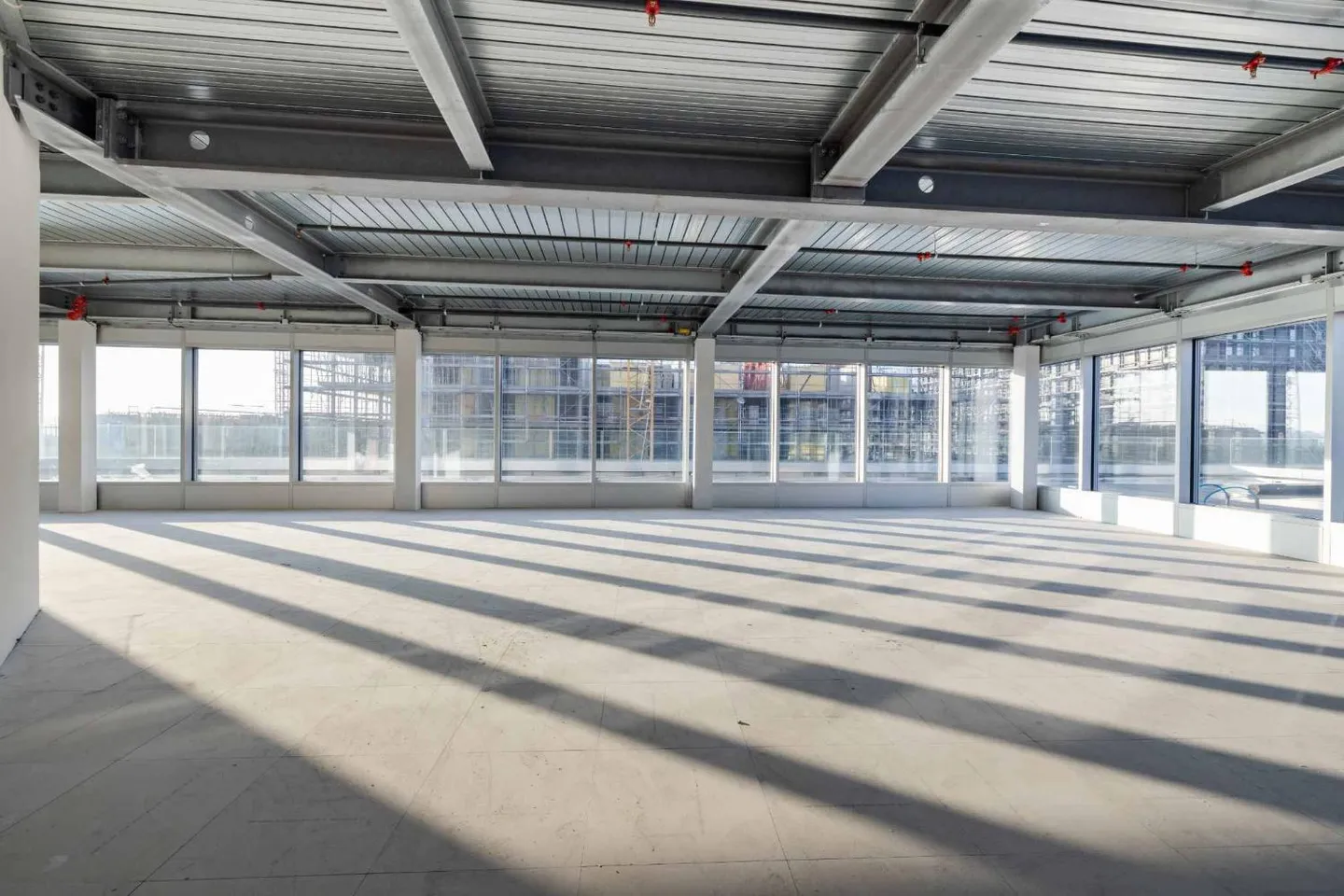Uffici di eccezione con 414m² nel cuore del Quartiers de l'Étang - Foto 3 di 12