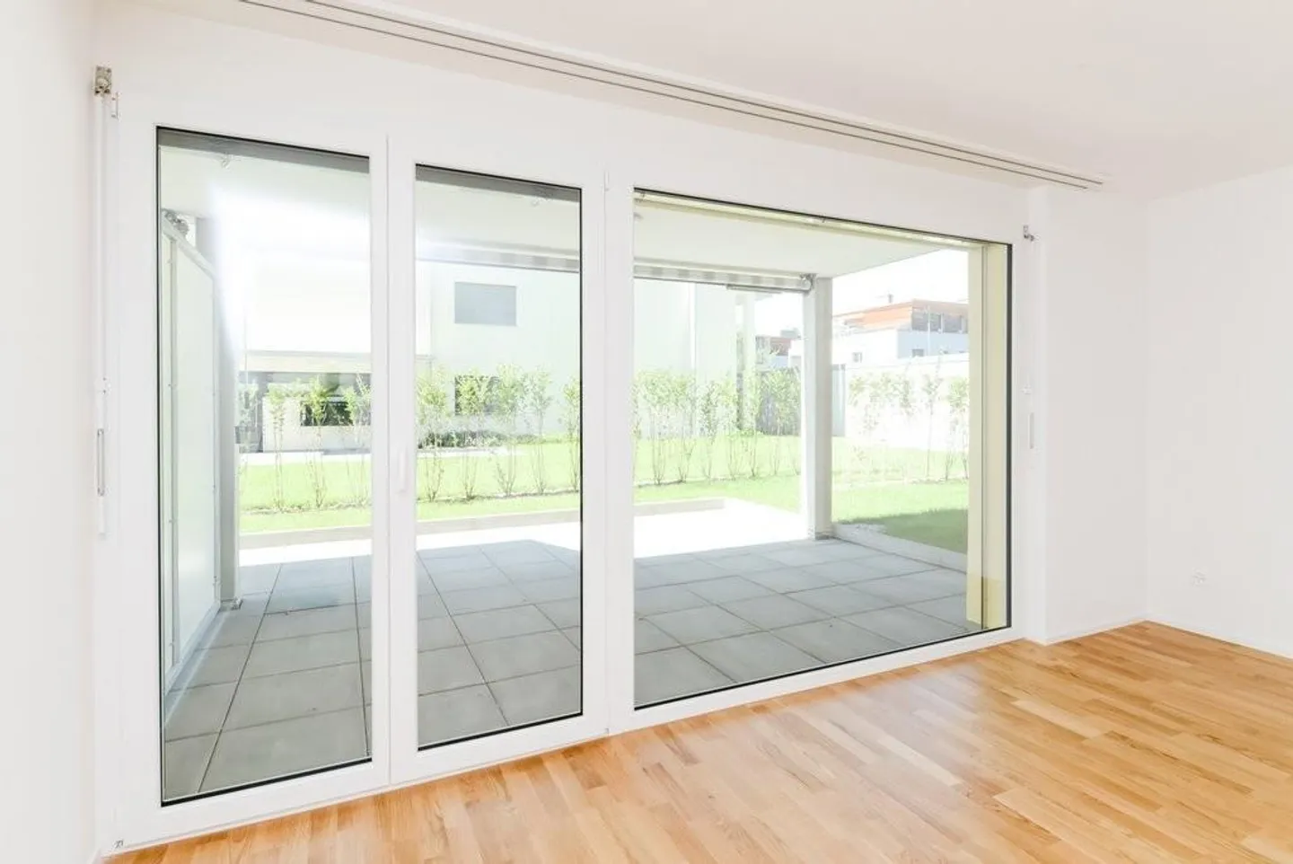Appartement moderne et lumineux avec coin jardin - Photo 3 sur 7