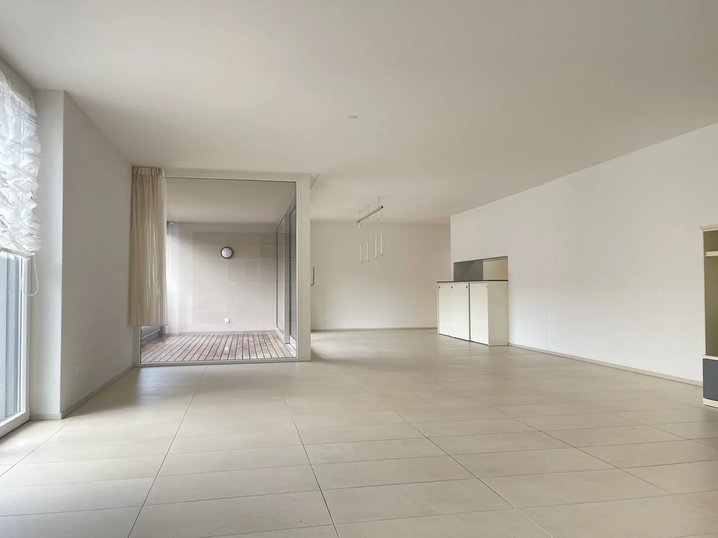 Central & Charming: Spacious 4½-Room Oasis in Willisau - Photo 8 of 14