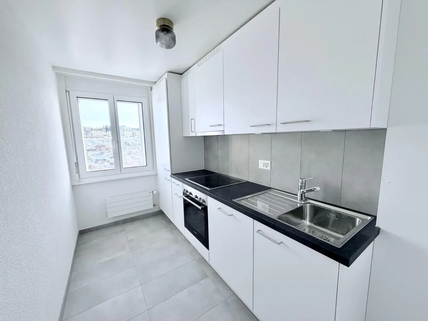 Renoviert und möbliert! 2,5-Zimmer-Wohnung im 5. Stock - Foto 6 von 8