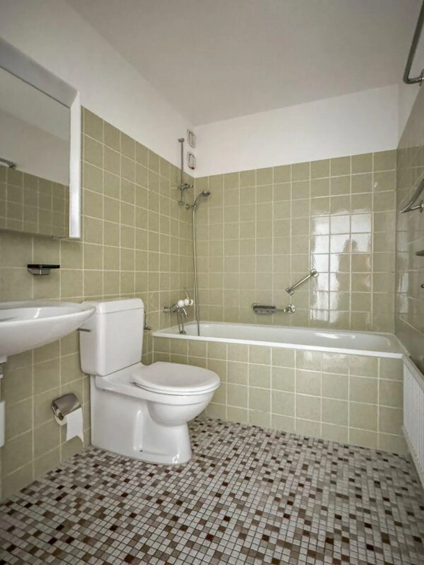 Appartamento 4.5 stanze con giardino - Foto 5 di 8