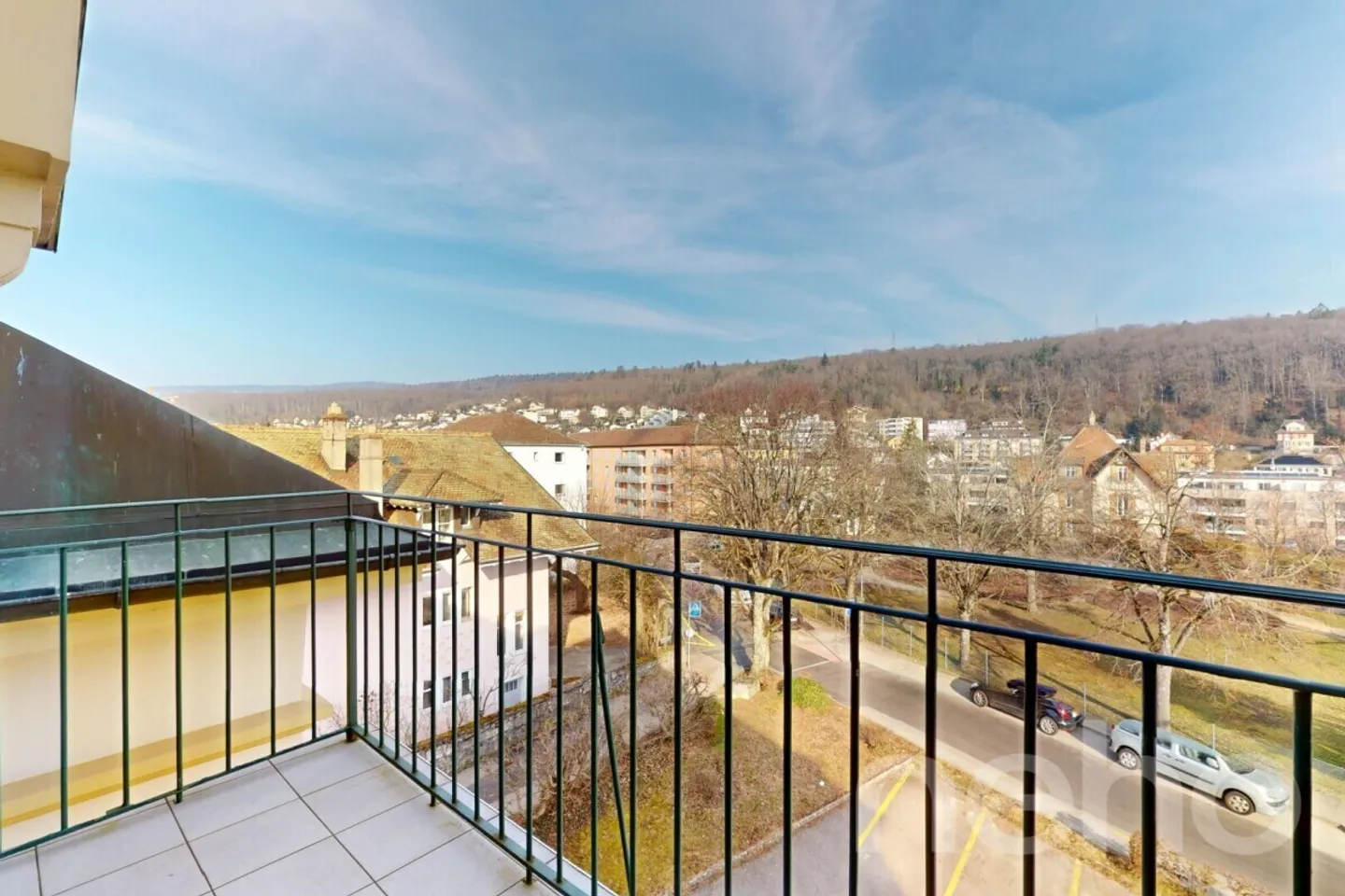 Schönes 3.5-Zimmer-Apartment im letzten Stock mit Balkon und Seeblick! - Foto 7 von 13