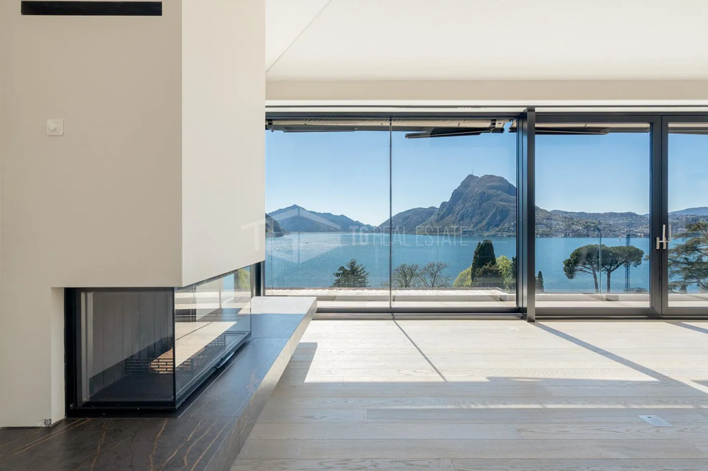 LUXURIÖSES PENTHOUSE MIT SPEKTAKULÄREM SEEBLICK - Foto 5 von 5