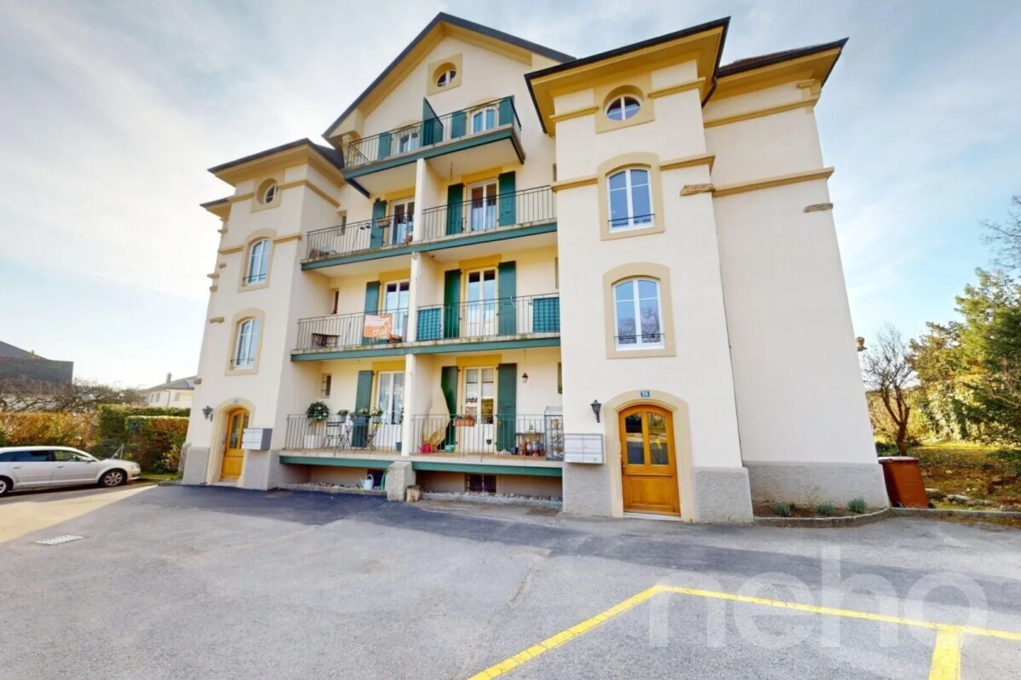 Schönes 3.5-Zimmer-Apartment im letzten Stock mit Balkon und Seeblick! - Foto 5 von 13