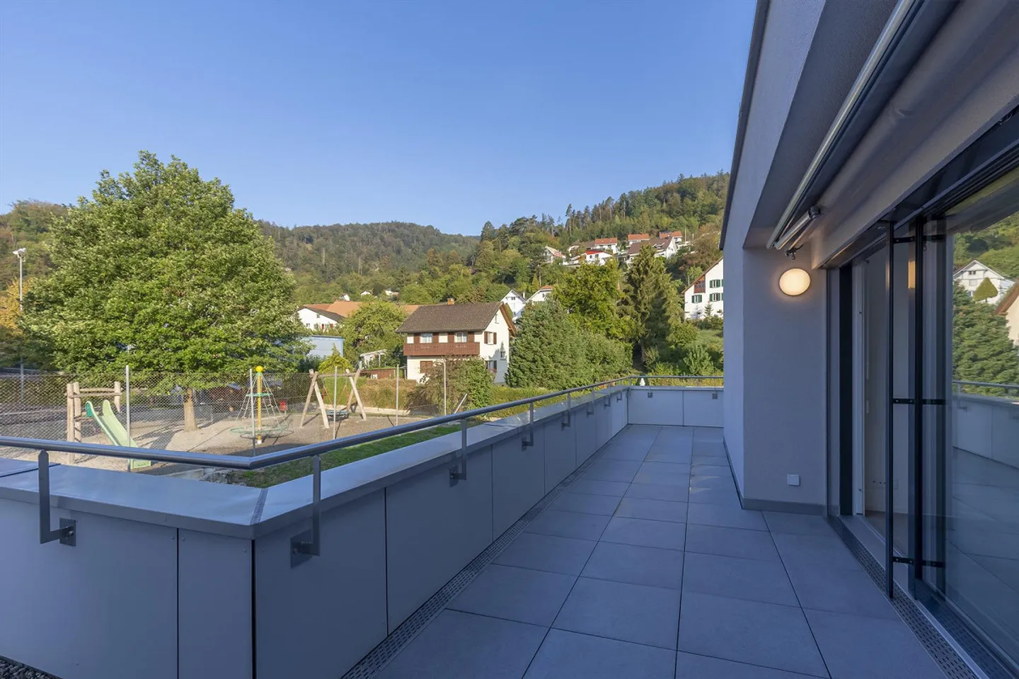 Appartamento Attico Moderno con Terrazza Soleggiata - Foto 9 di 10