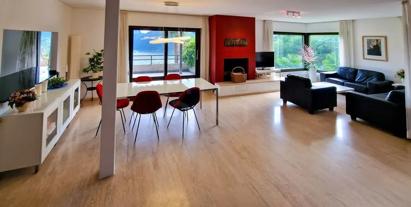 Independent house with lake view - Photo 9 of 13