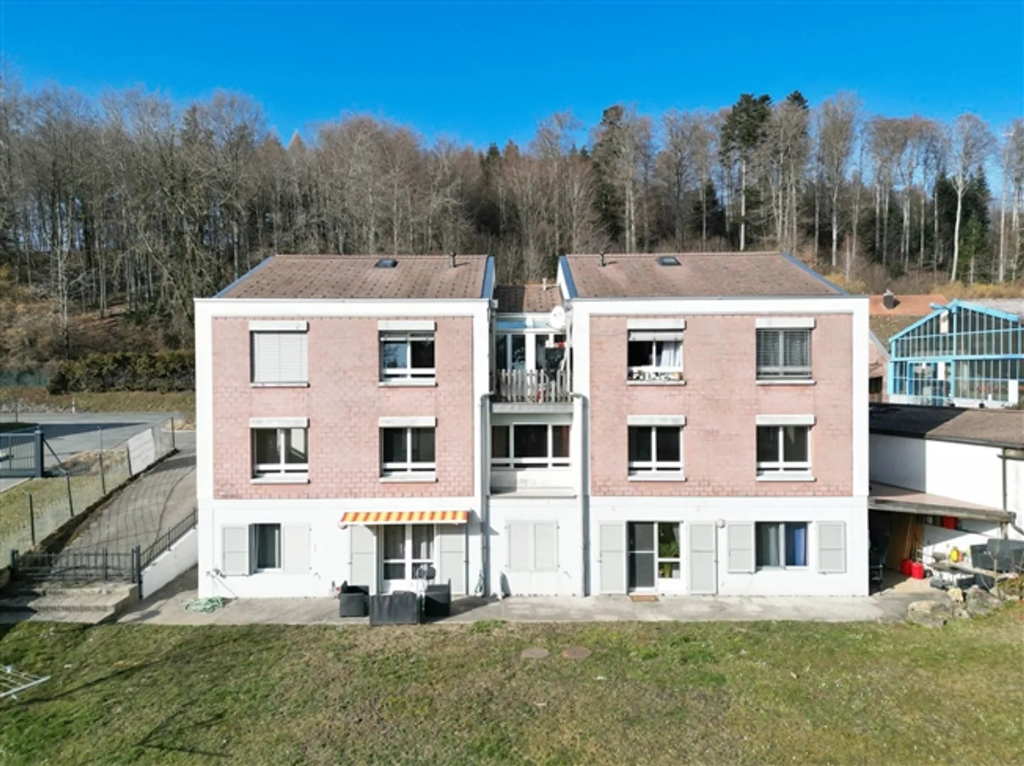 Aux portes de Savigny et proche Pully/Epalinges - bureau de 150 m² avec places d - Photo 5 sur 6