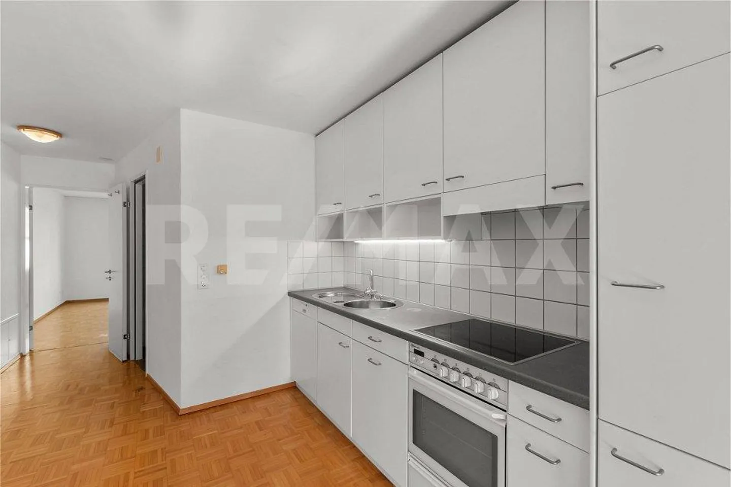 Quiet living in the city - Photo 3 of 8