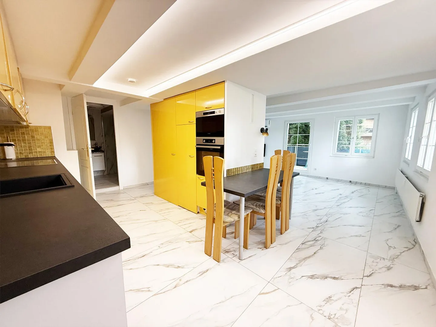 Your Golden Times: Elegant 1.5-Room Loft Apartment. First Occupancy - Photo 1 of 12