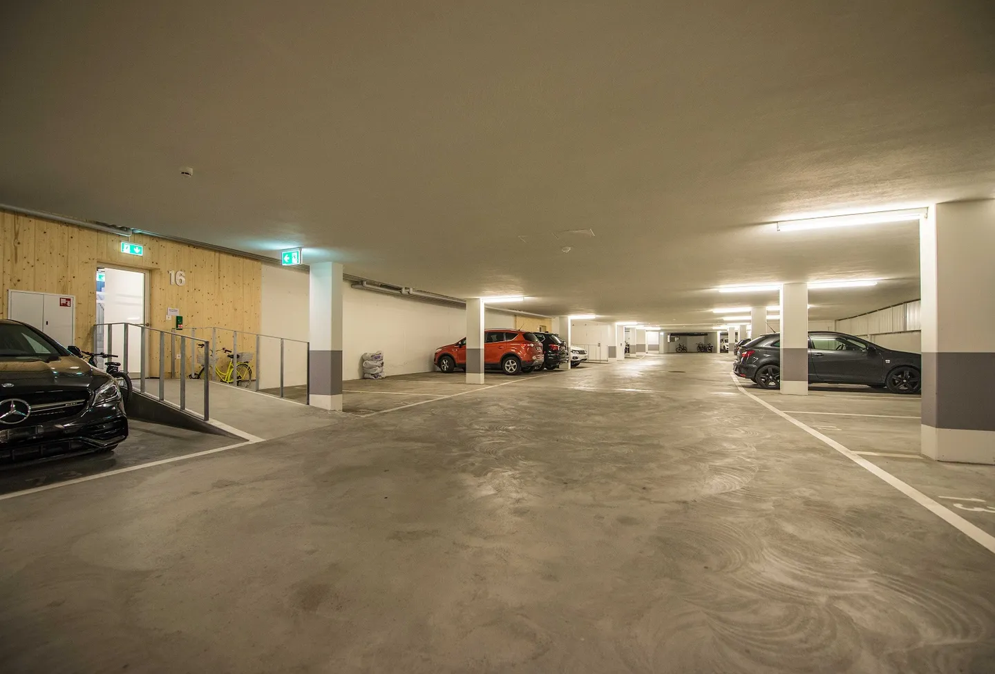 Do you still need a place for your motorcycle? Then you are in the right place! - Photo 2 of 2