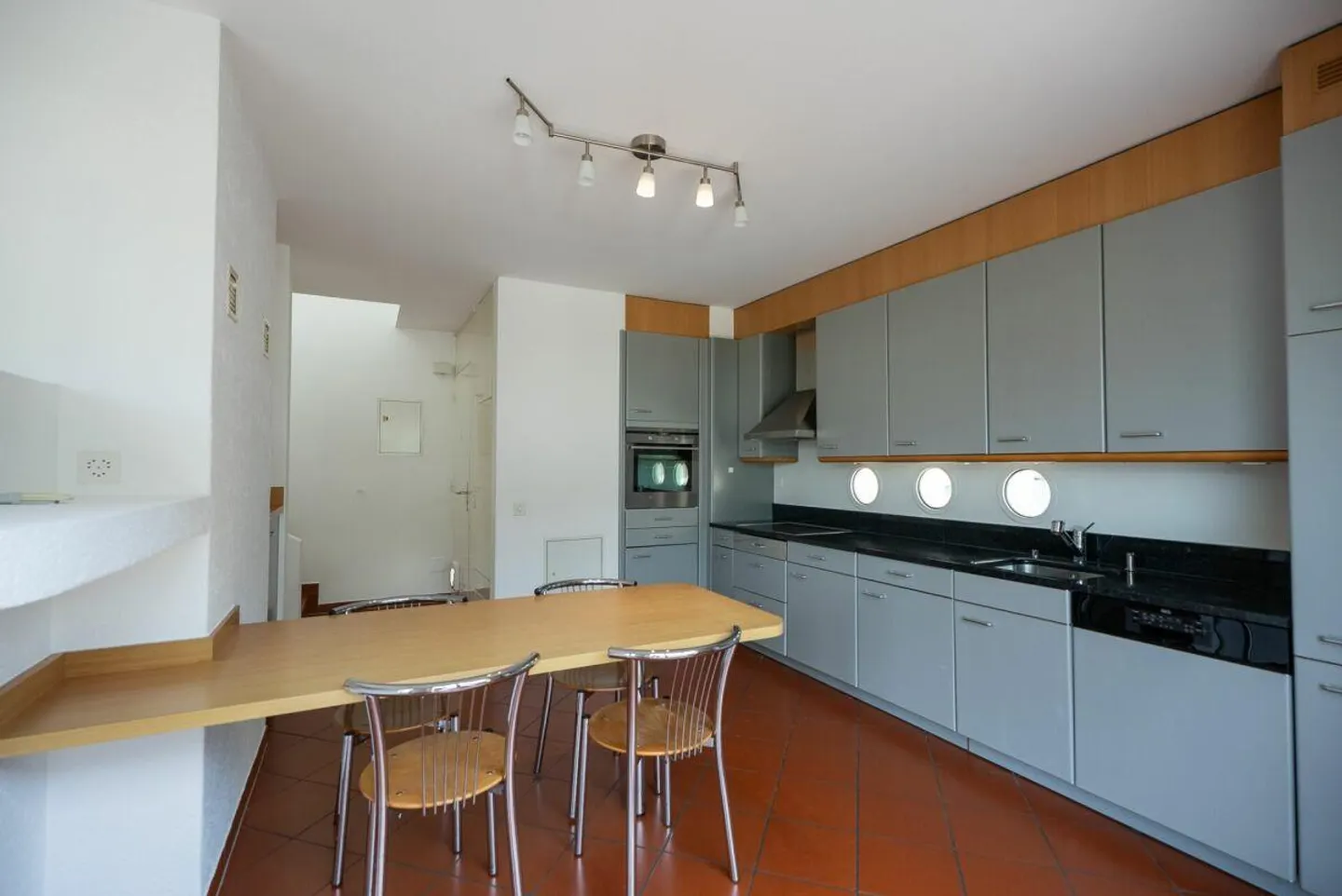 Occasion à ne pas manquer : nous vendons une jolie maison dans un quartier calme... - Photo 4 sur 17