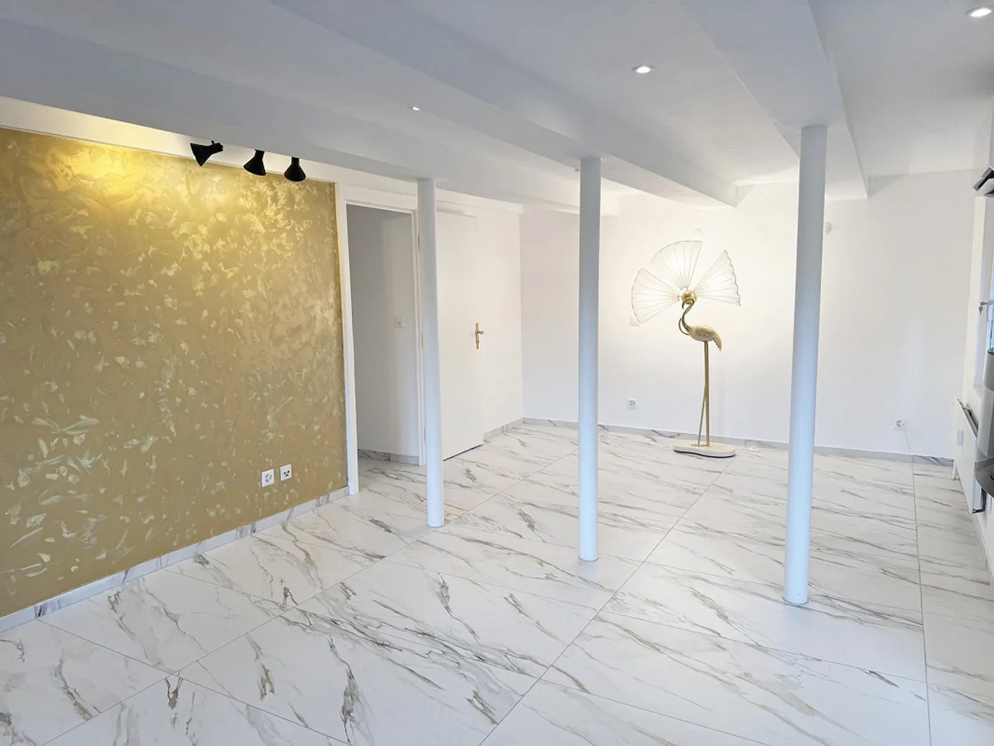 Your Golden Times: Elegant 1.5-Room Loft Apartment. First Occupancy - Photo 3 of 12