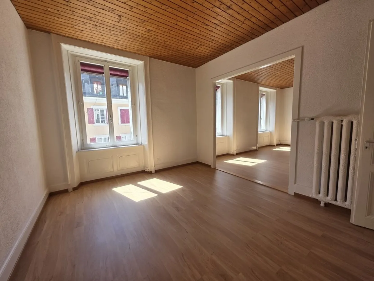 SCHÖNE WOHNUNG MIT KAMIN - Foto 6 von 10