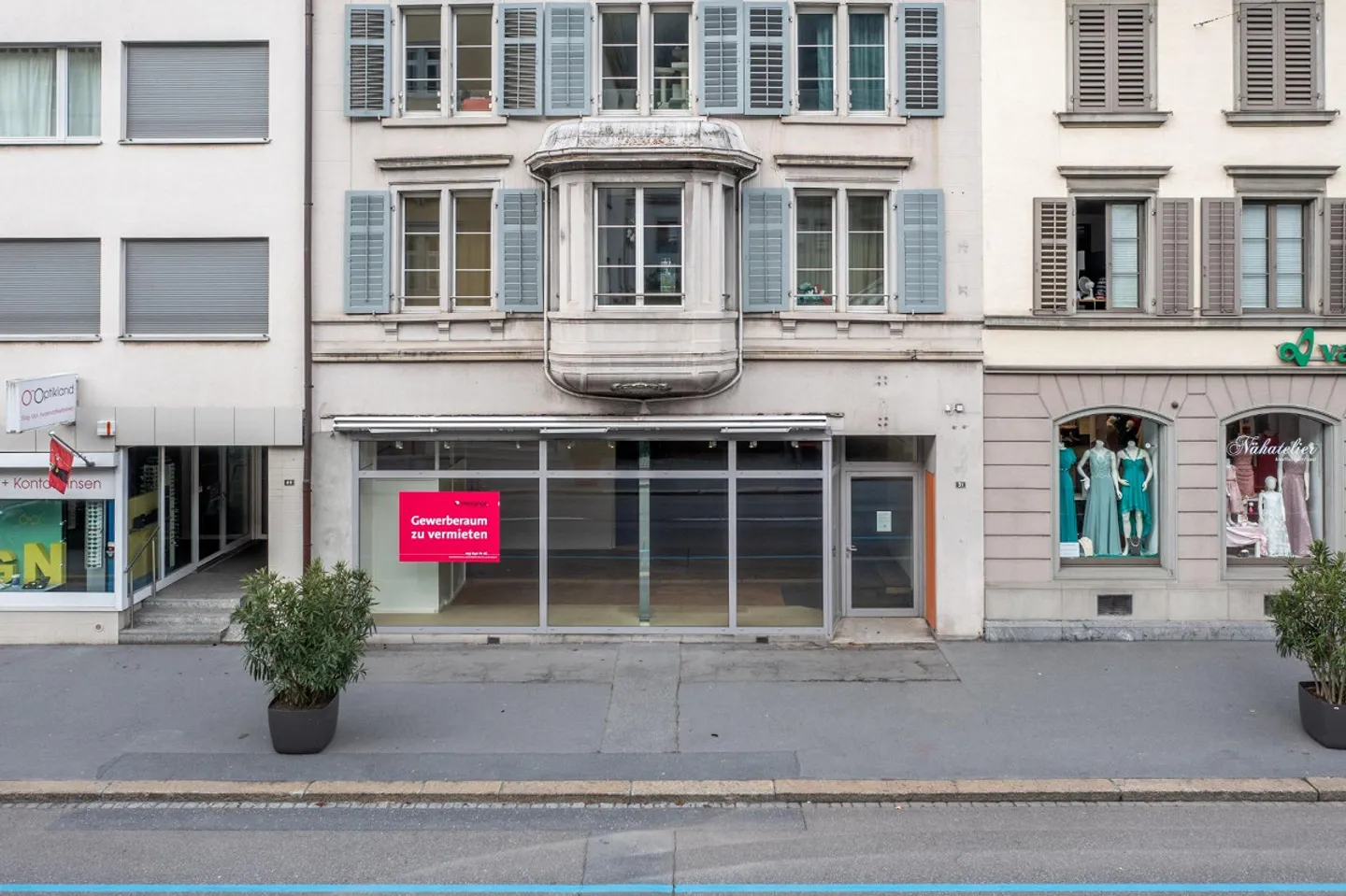 Attractive commercial space in a central location in Glarus - Photo 1 of 2