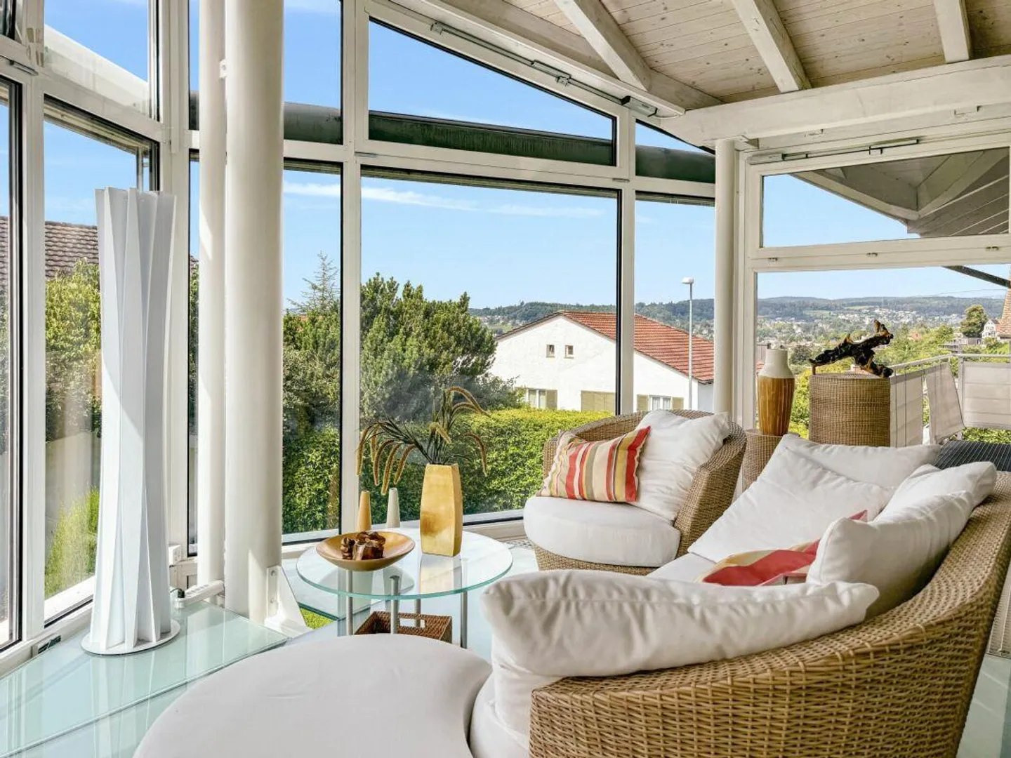 Wohnen & Wohlfühlen - 6.5-Zimmer-Traumhaus mit Gartenparadies in Bu... - Foto 1 von 12