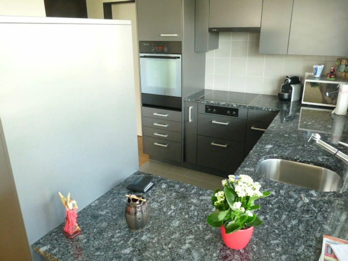 Sunny 3.5-room apartment to feel good in! - Photo 2 of 9