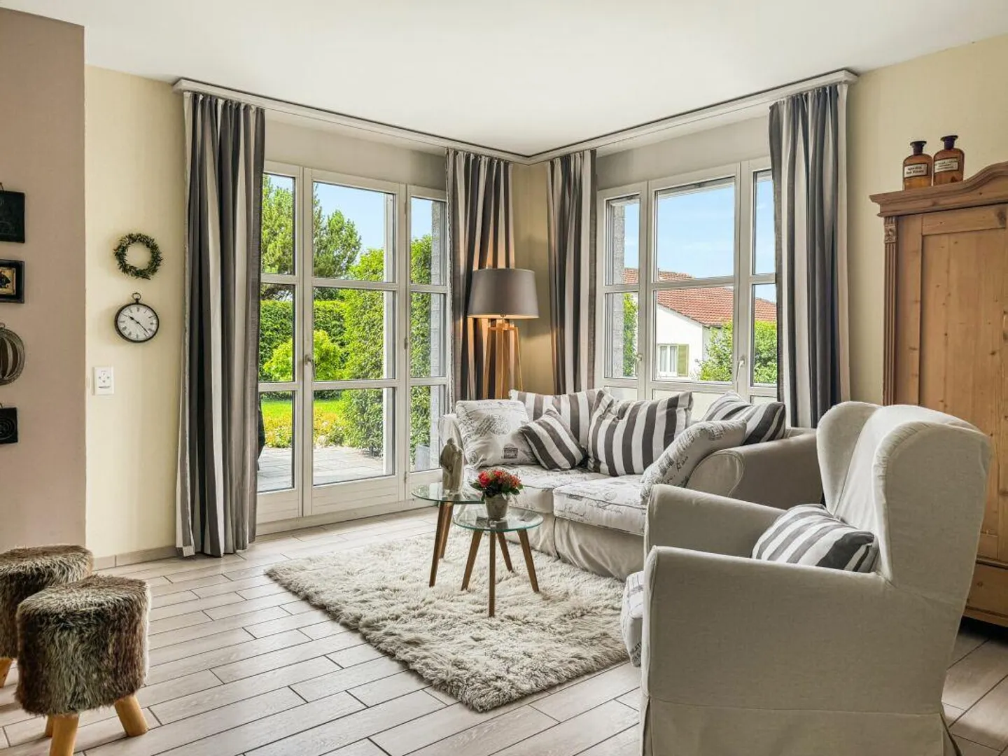 Wohnen & Wohlfühlen - 6.5-Zimmer-Traumhaus mit Gartenparadies in Bu... - Foto 4 von 12