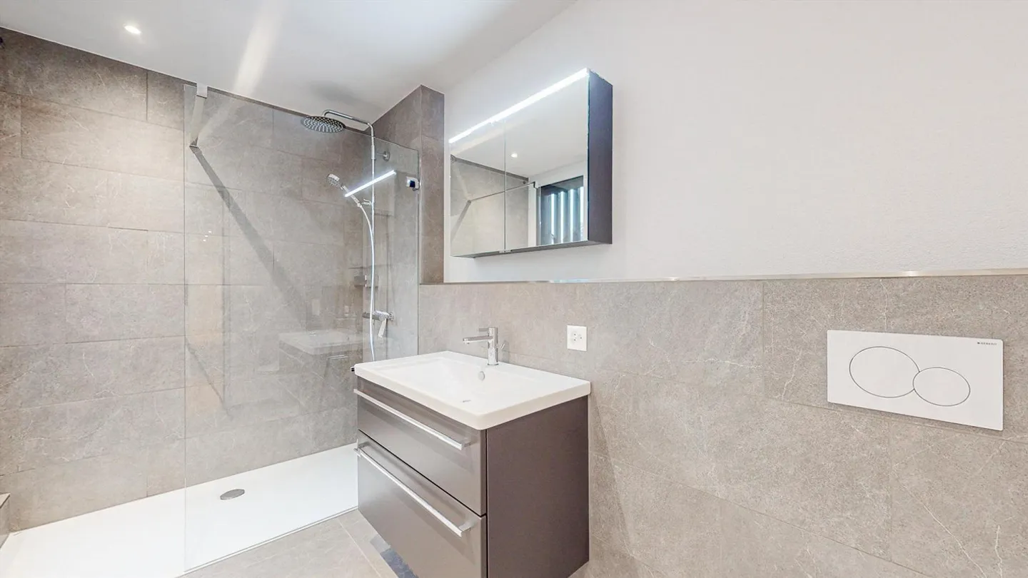 Moderne 4.5 Zimmerwohnung - Foto 7 von 10