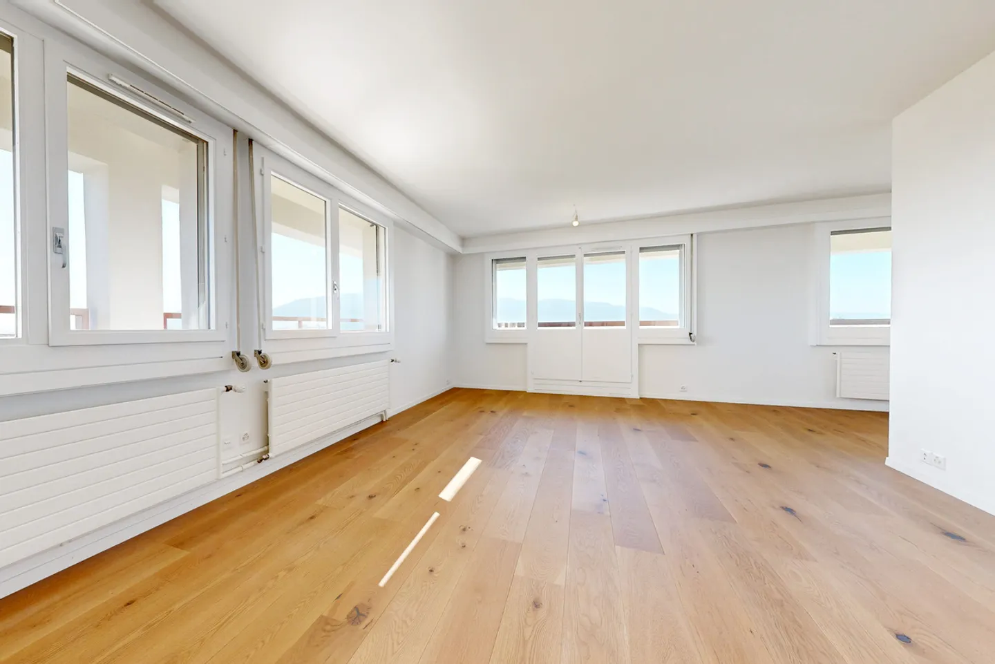 Appartement Lumineux dans Quartier Calme - Photo 3 sur 8