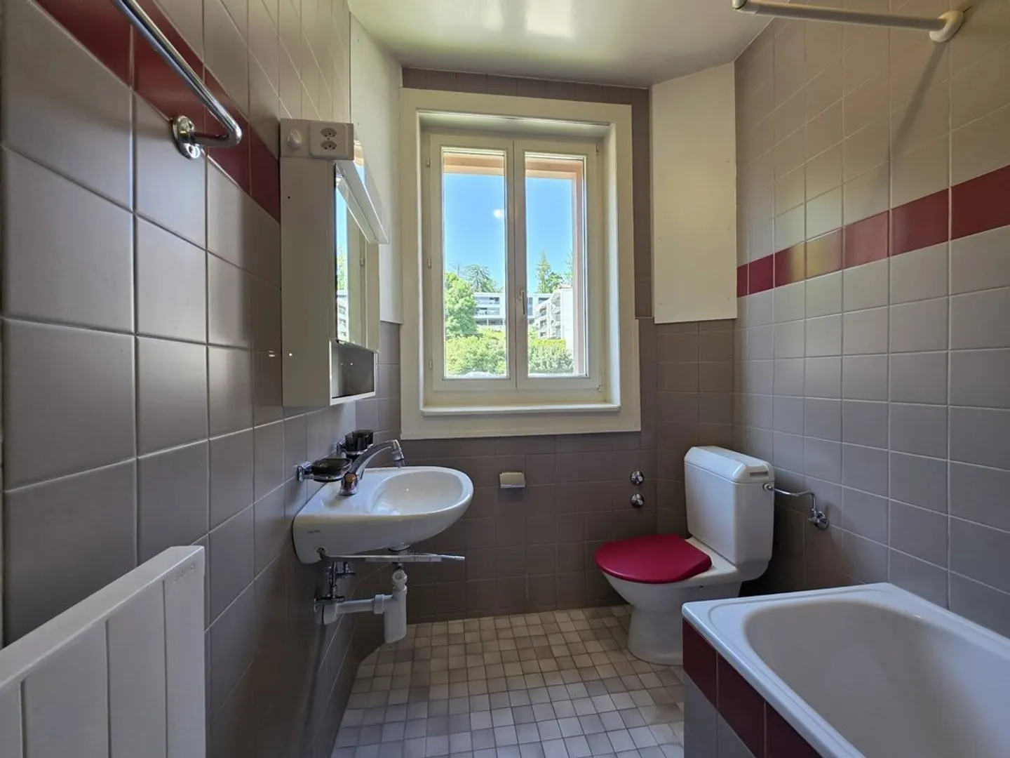 Appartement Confortable en Bon Emplacement - Photo 5 sur 9