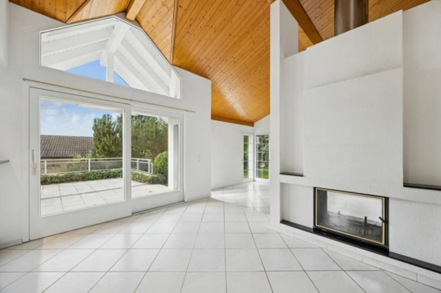 Ampia casa unifamiliare di 6,5 stanze con splendida vista panoramica - Foto 2 di 15