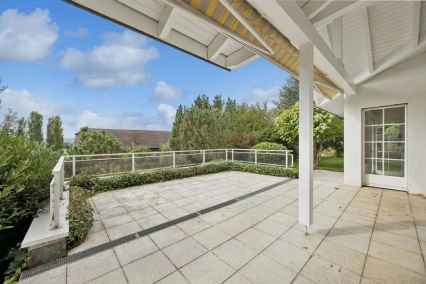 Ampia casa unifamiliare di 6,5 stanze con splendida vista panoramica - Foto 11 di 15