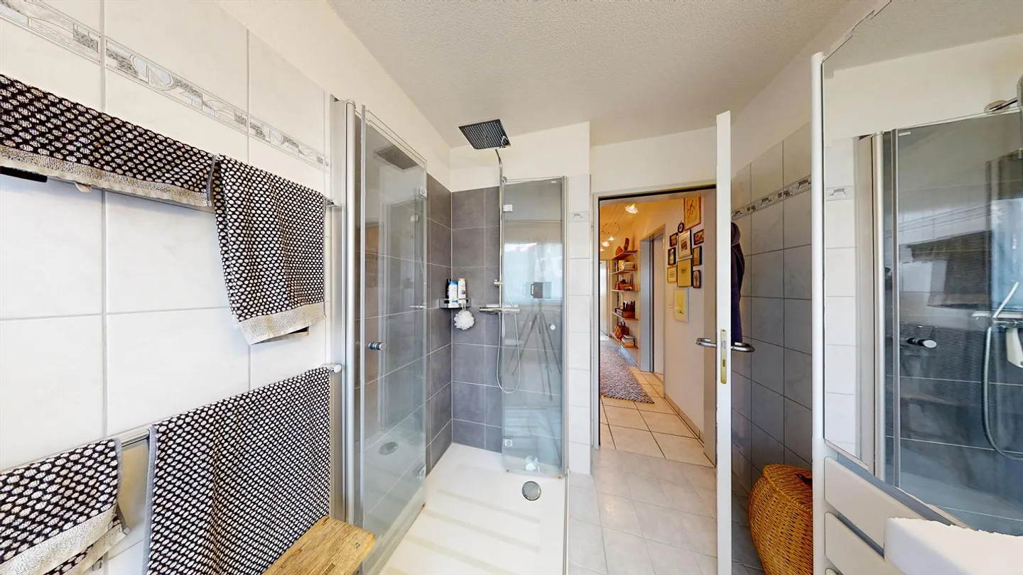 Casa di 4½ stanze / Casa a schiera – quasi in condizioni nuove per intenditori! - Foto 18 di 31