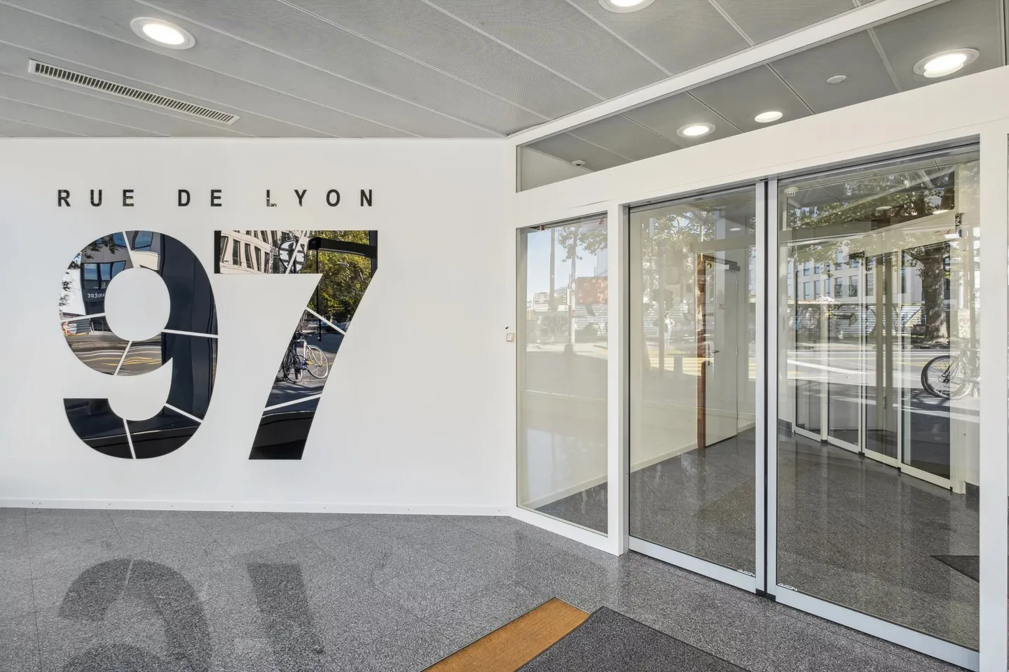 Office space for rent - Photo 3 of 9