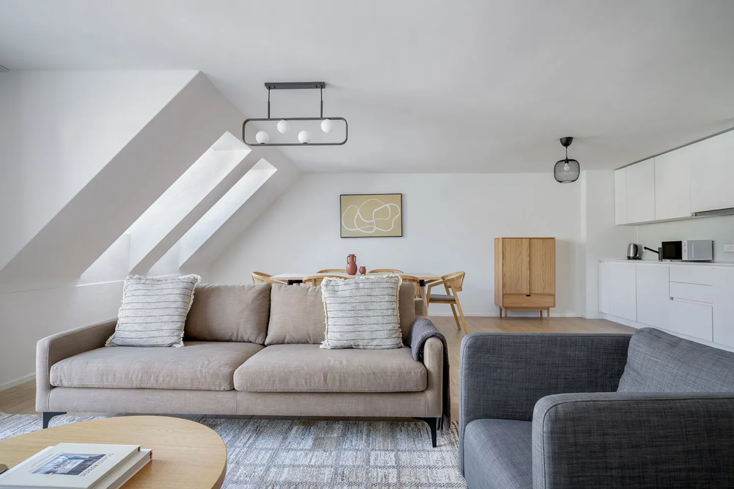 Appartement en duplex spacieux avec plusieurs terrasses ! - Photo 1 sur 10
