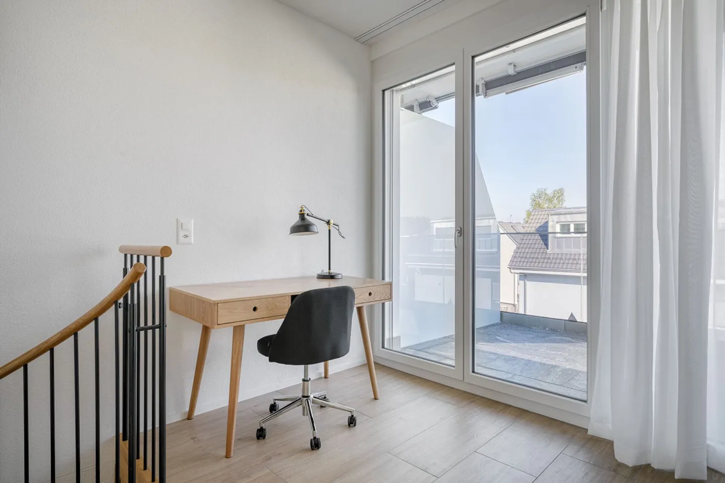 Appartement en duplex spacieux avec plusieurs terrasses ! - Photo 6 sur 10