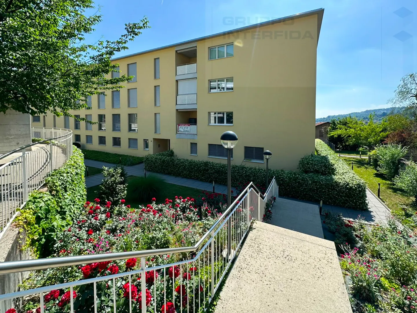 Spacious apartment with garden in exclusive residential complex - Photo 1 of 18