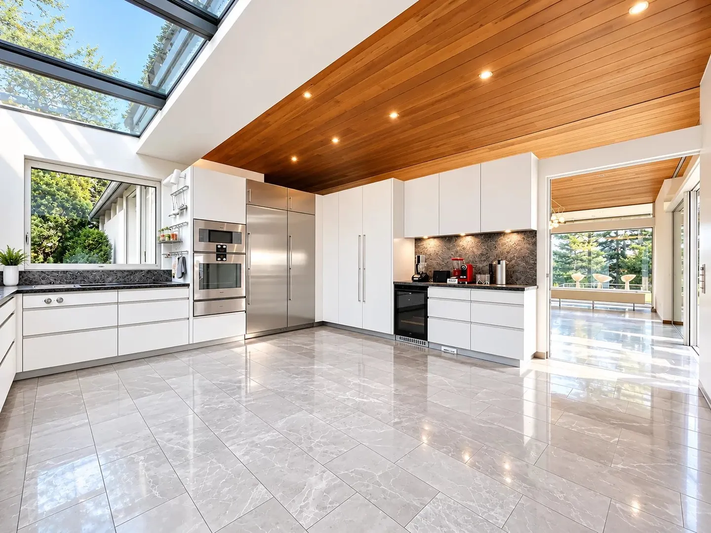 Elegante Villa mit Seeblick - Foto 5 von 13