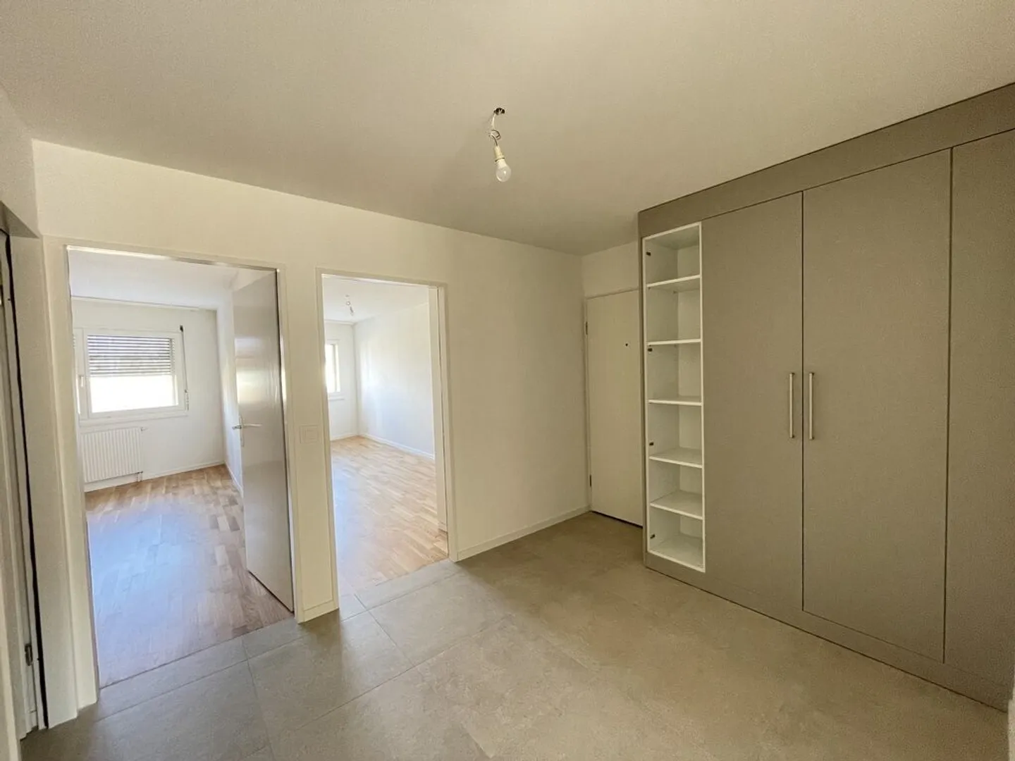 Fully renovated apartment - Photo 3 of 6