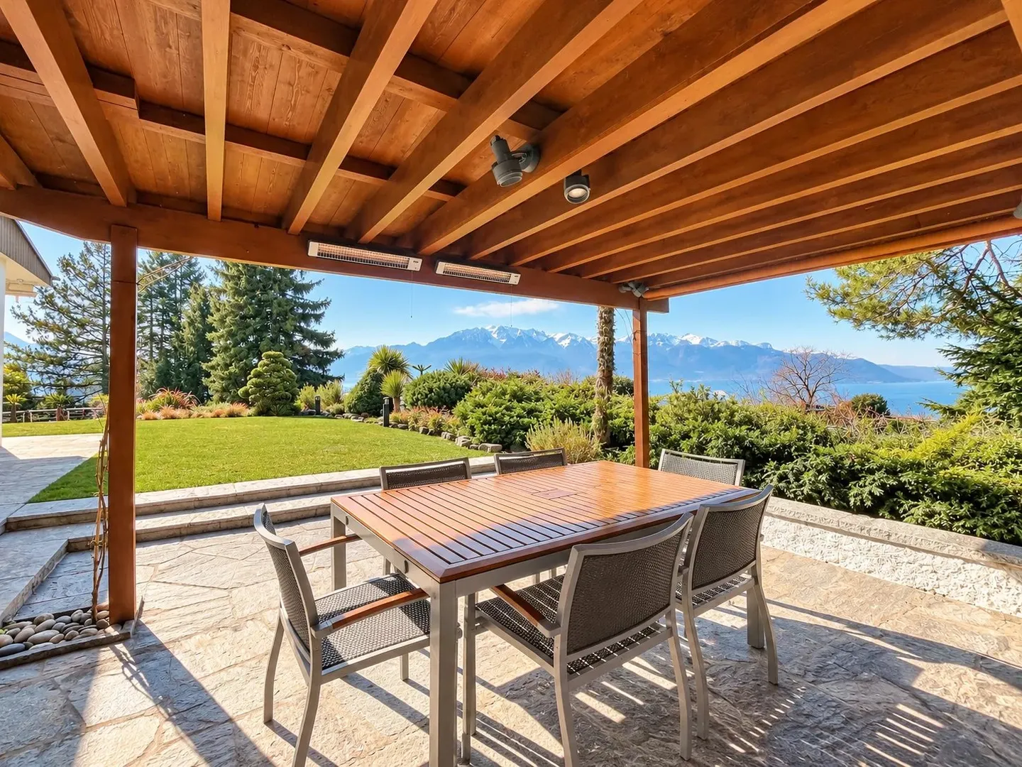 Elegante Villa mit Seeblick - Foto 7 von 13